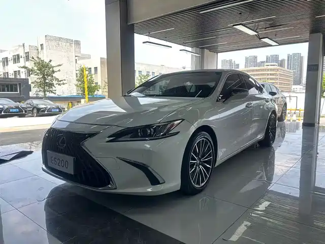 Lexus ES 200, Совершенство