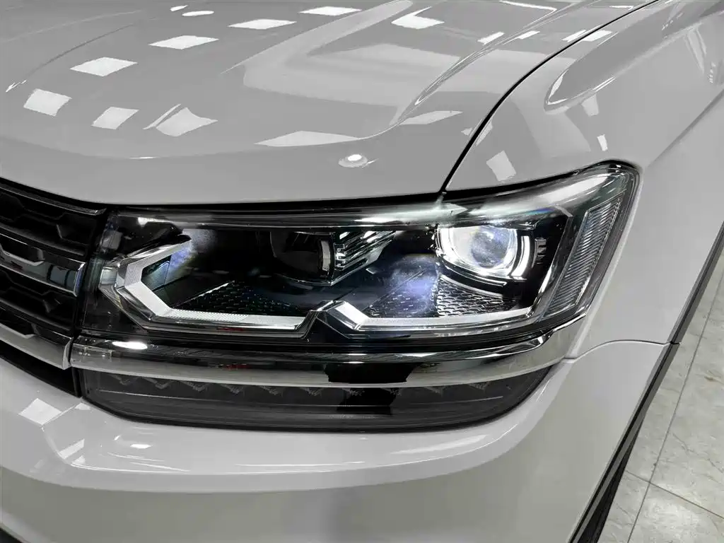 Volkswagen Tharu 2022 280TSI FWD Luxury Edition фото 17
