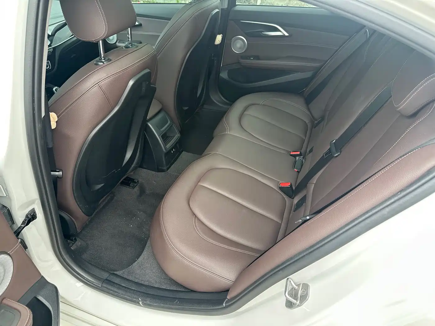 BMW 1 Series 2021 120i M Sport Shadow Edition фото 8