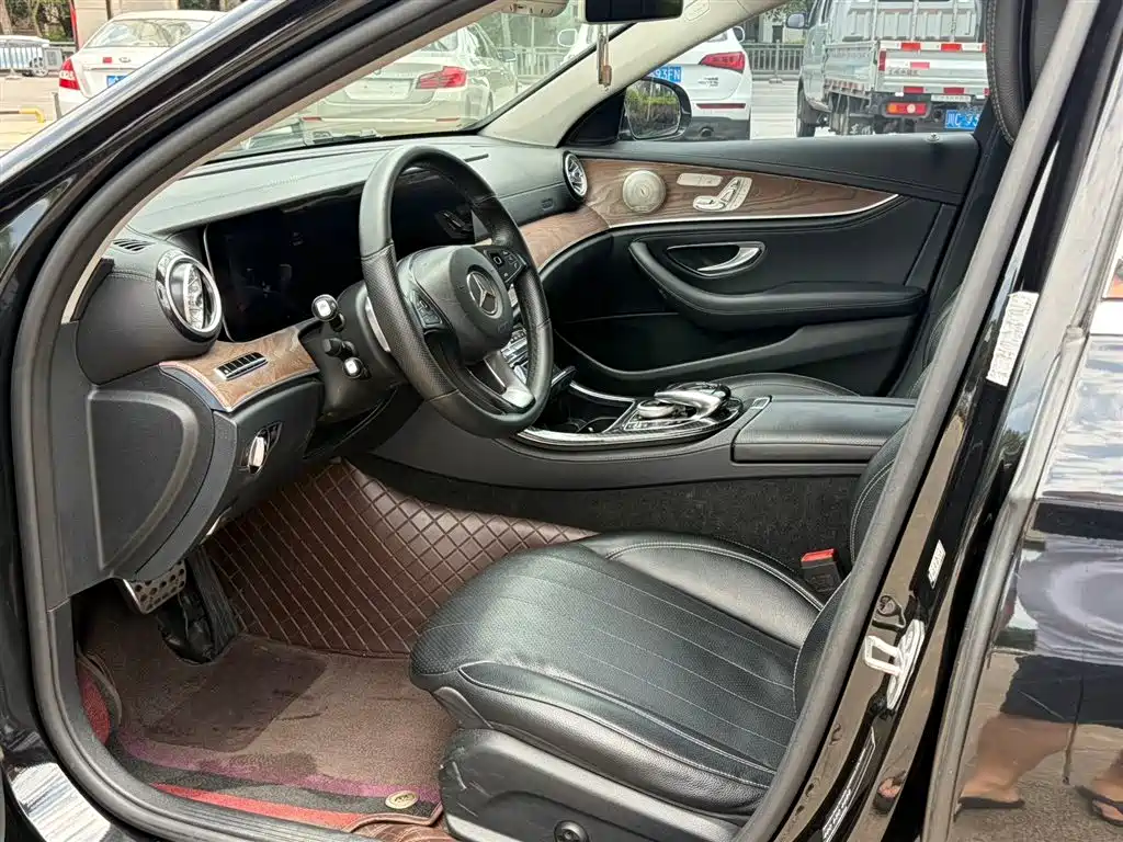 Mercedes-Benz E-Class 2016 E 300 L Fashion Type фото 6