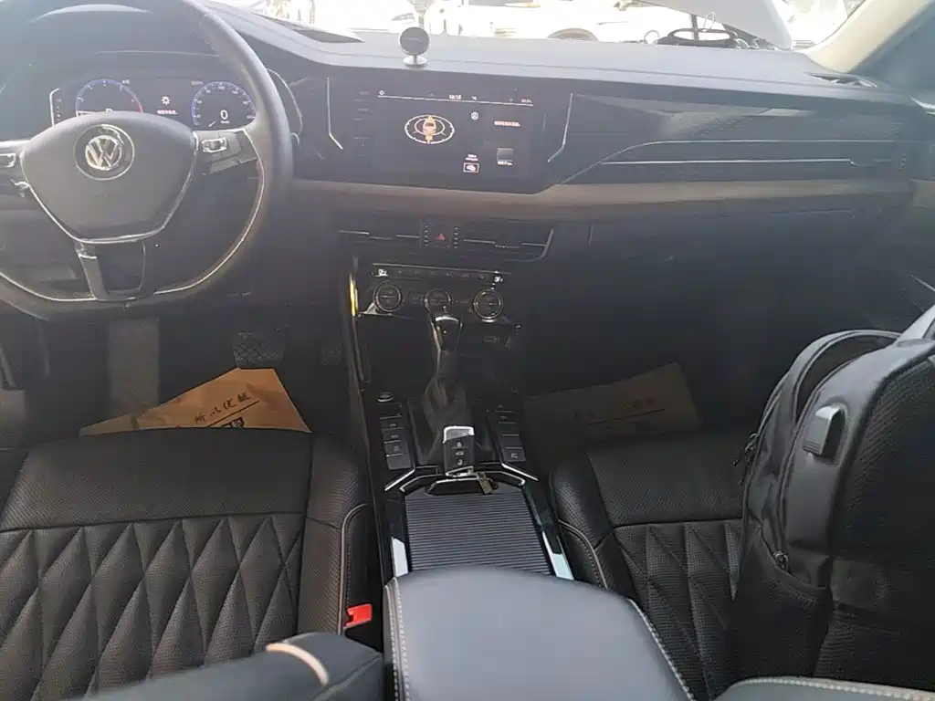 Фото 13 - Volkswagen Passat