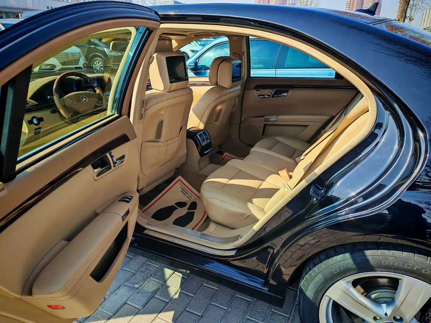 Mercedes-Benz S-Class 2012 S 300 L Luxury Grand Edition фото 12
