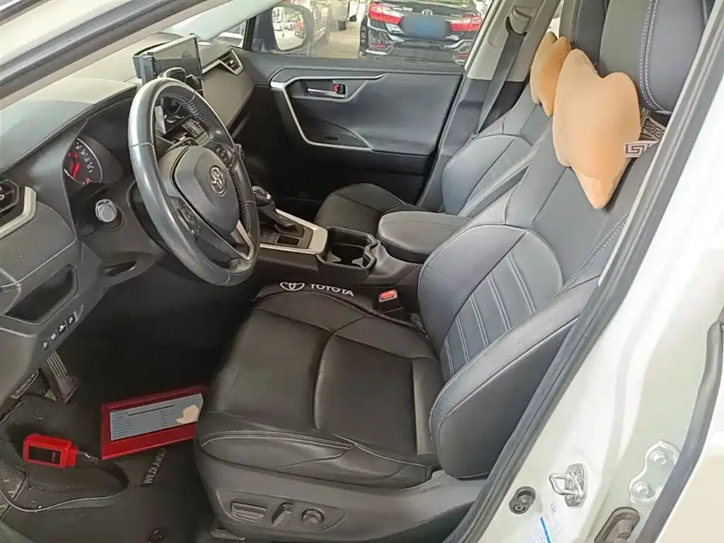 Toyota Wildlander 2021 2.0L CVT 4WD Luxury Edition фото 15