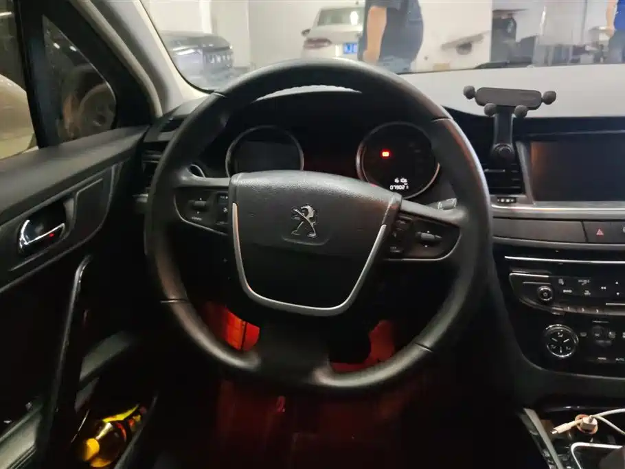 Peugeot 508 2015 1.6THP Auto Excellence Edition фото 15