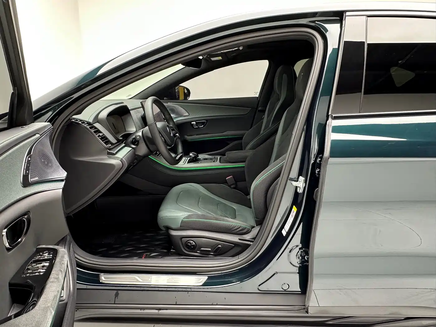 BYD Han 2022 EV 610KM AWD Qianshan Green Limited Edition фото 7