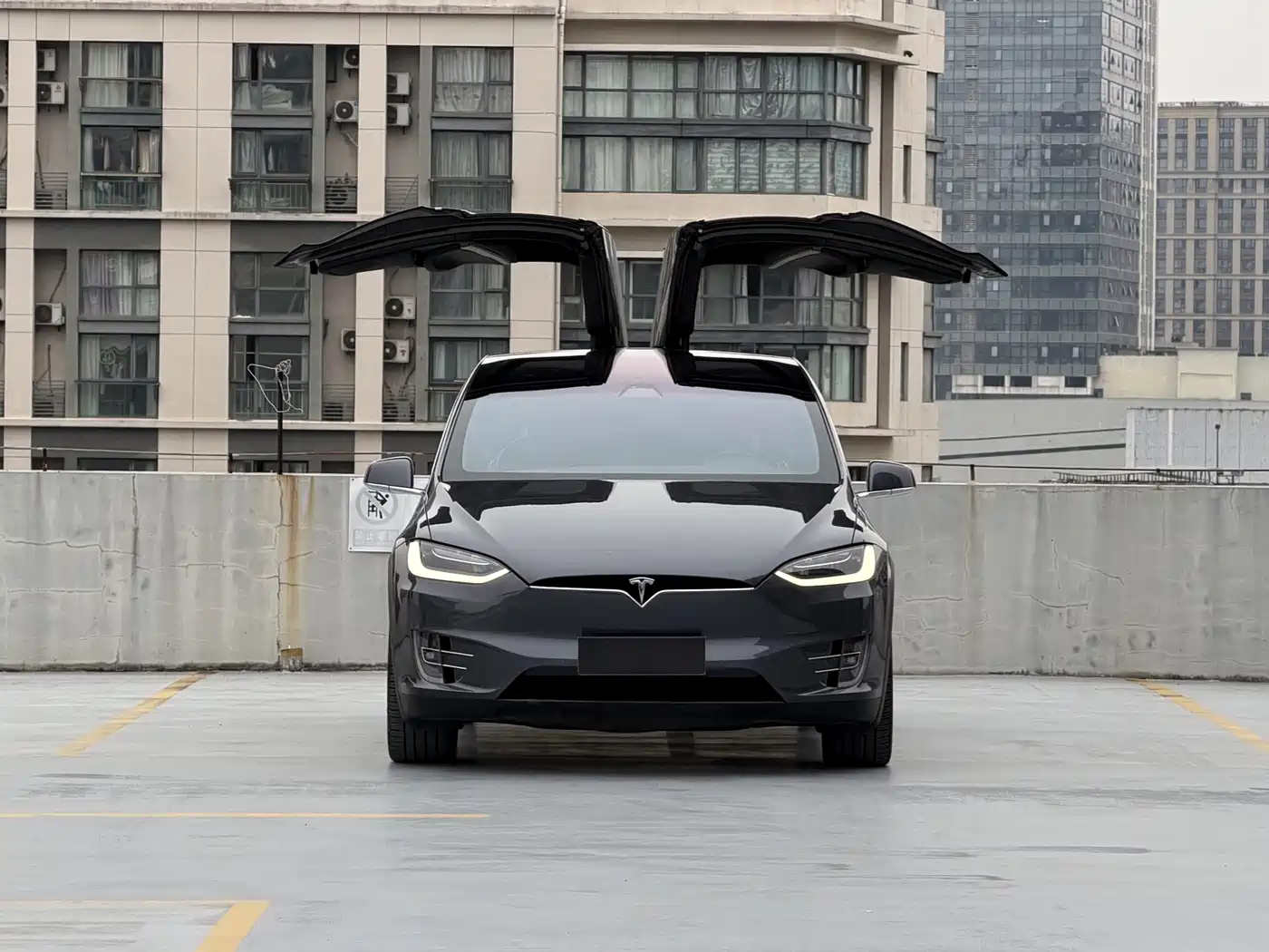 TESLA MODEL X