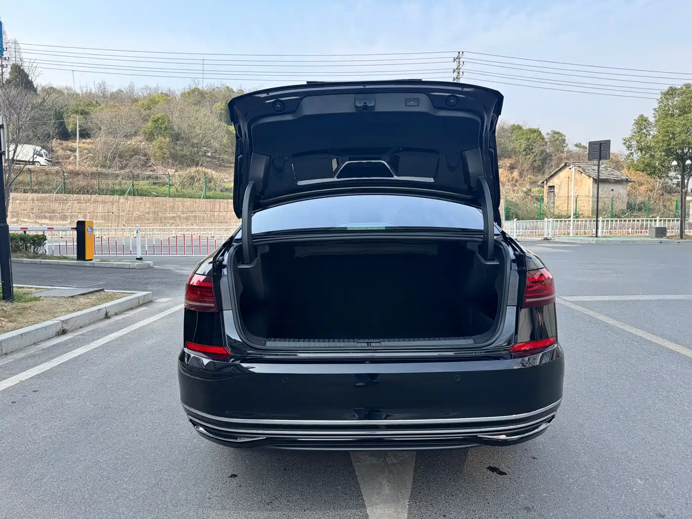 Volkswagen Passat 2025 Outstanding 380TSI Dragon Glory Edition фото 16