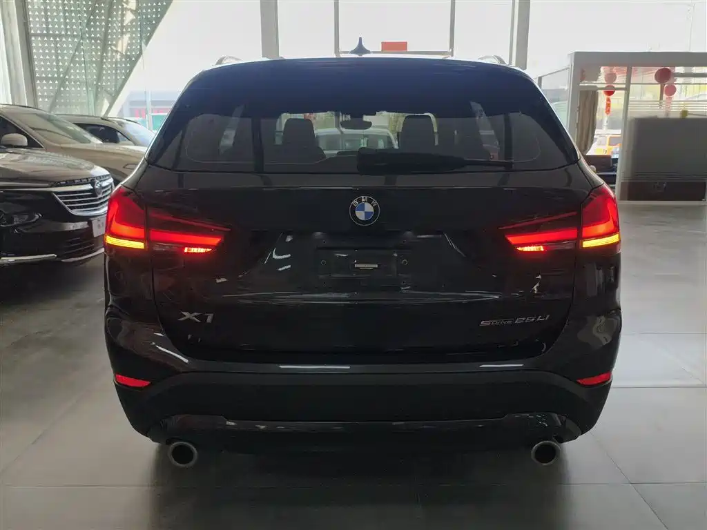 BMW X1 2022 sDrive25Li Leading фото 6