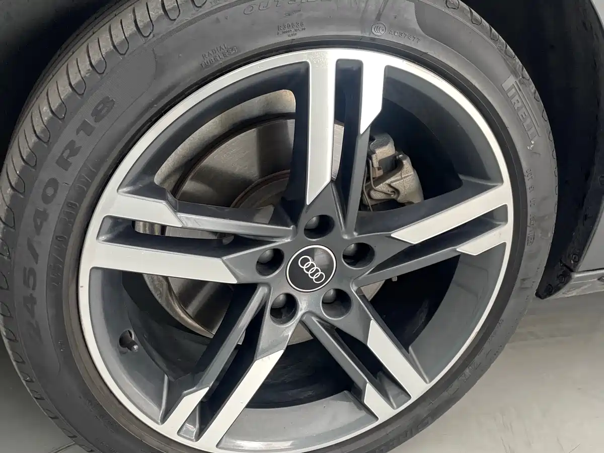 Audi A4L 2022 40 TFSI Luxury Dynamic фото 15