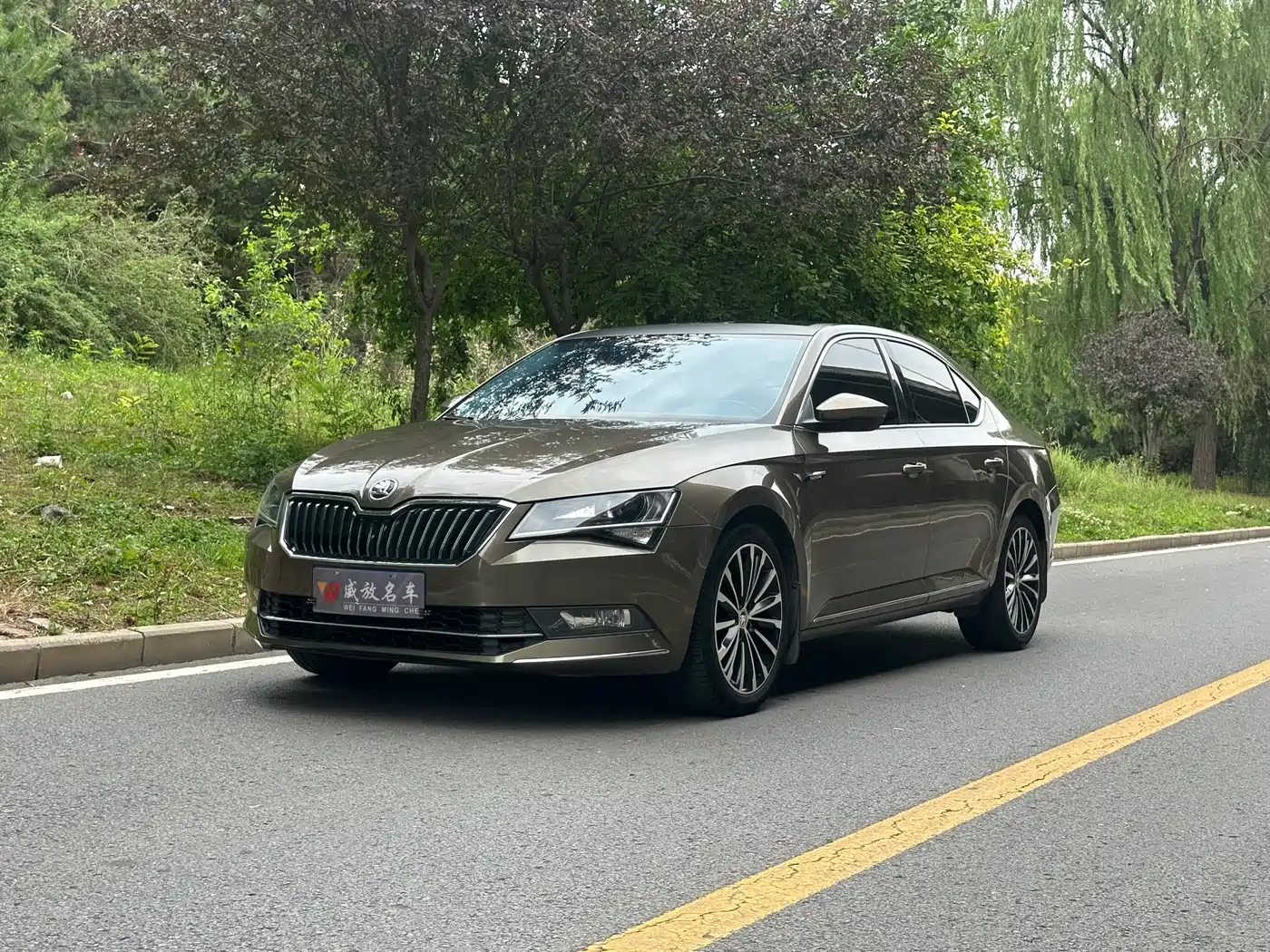 Škoda Superb 2016 TSI330 DSG Pioneer Edition