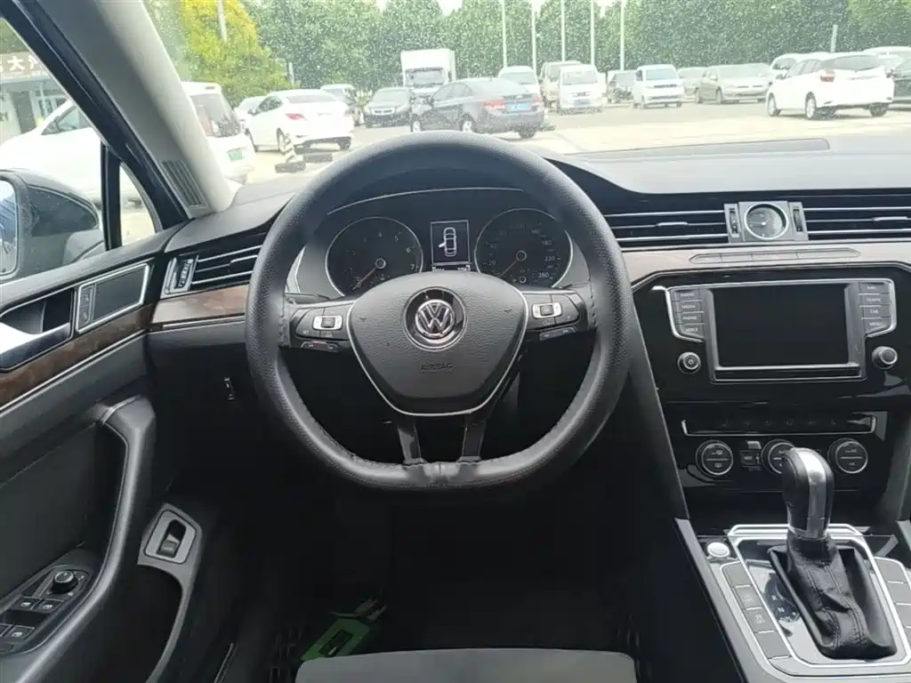 Volkswagen Magotan 2017 380TSI DSG Luxury фото 11