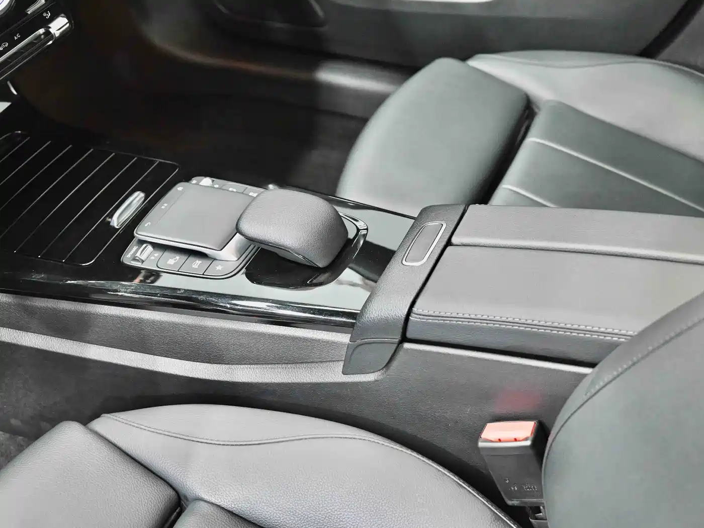 Mercedes-Benz A-Class 2022 A 200 L Sport Sedan Style фото 26