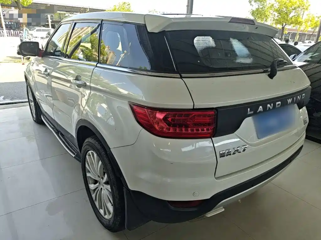 Фото 5 - Landwind X7