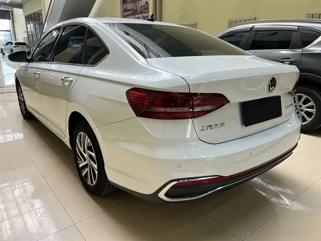 Volkswagen Lavida 2023 1.5L Auto Five Million Edition фото 6