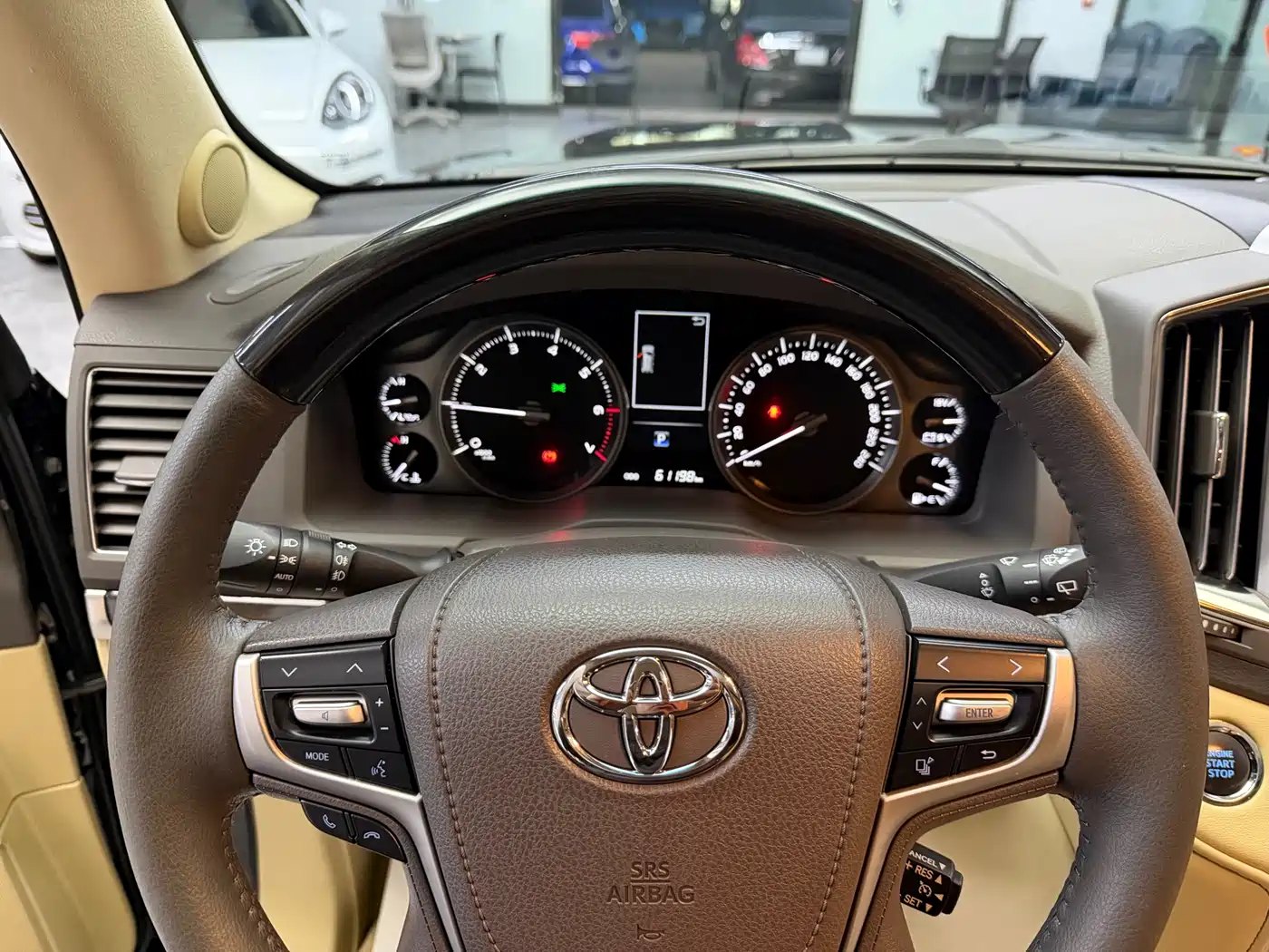 Toyota Land Cruiser 2016 4.0L Automatic VX-R фото 6