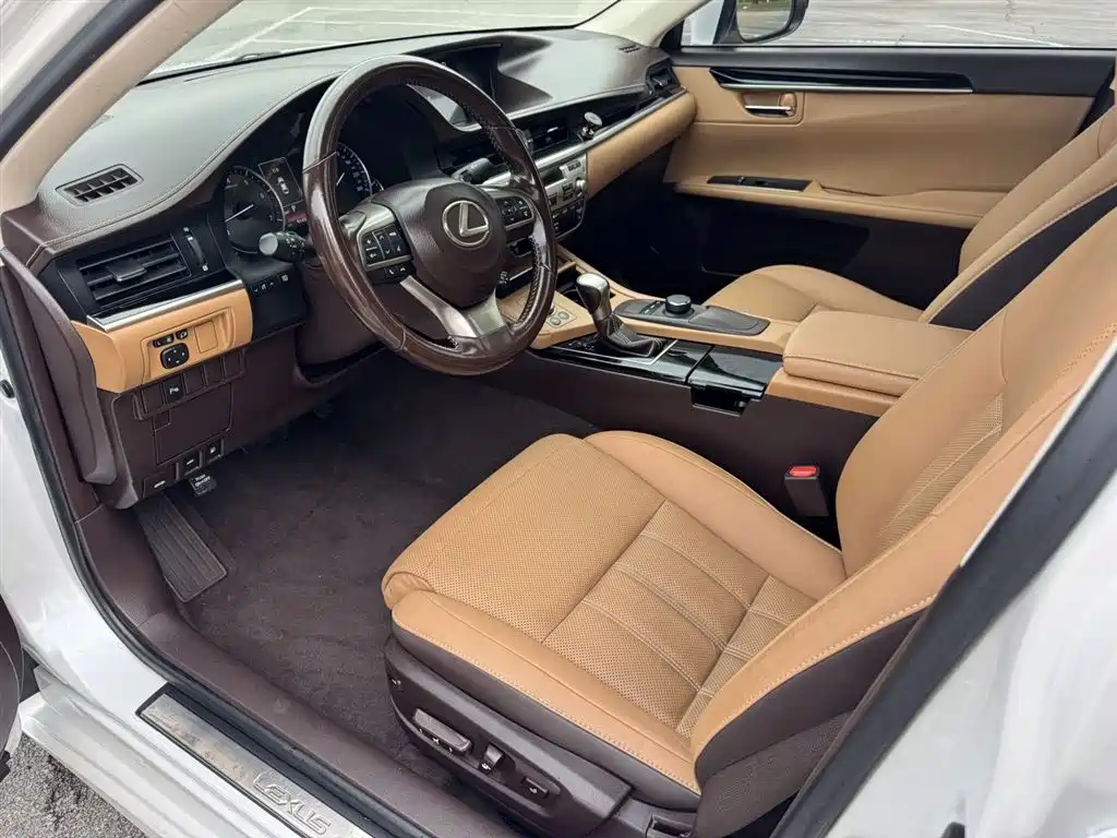 Lexus ES 2016 200 Midnight Special Limited Edition фото 12