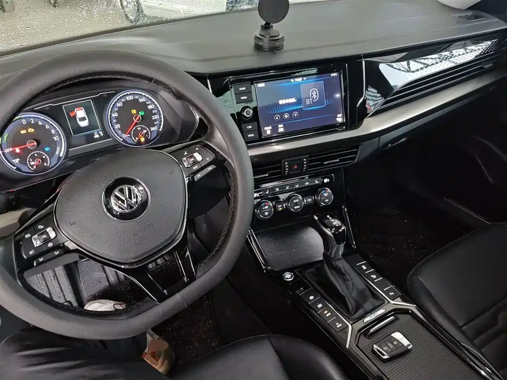 Volkswagen Passat New Energy 2019 430PHEV Hybrid Elite Edition фото 10