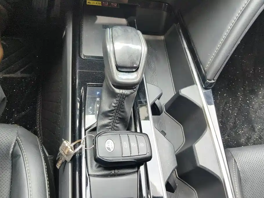 Toyota Camry 2025 2024 Hybrid 2.0HGVP Luxury Edition