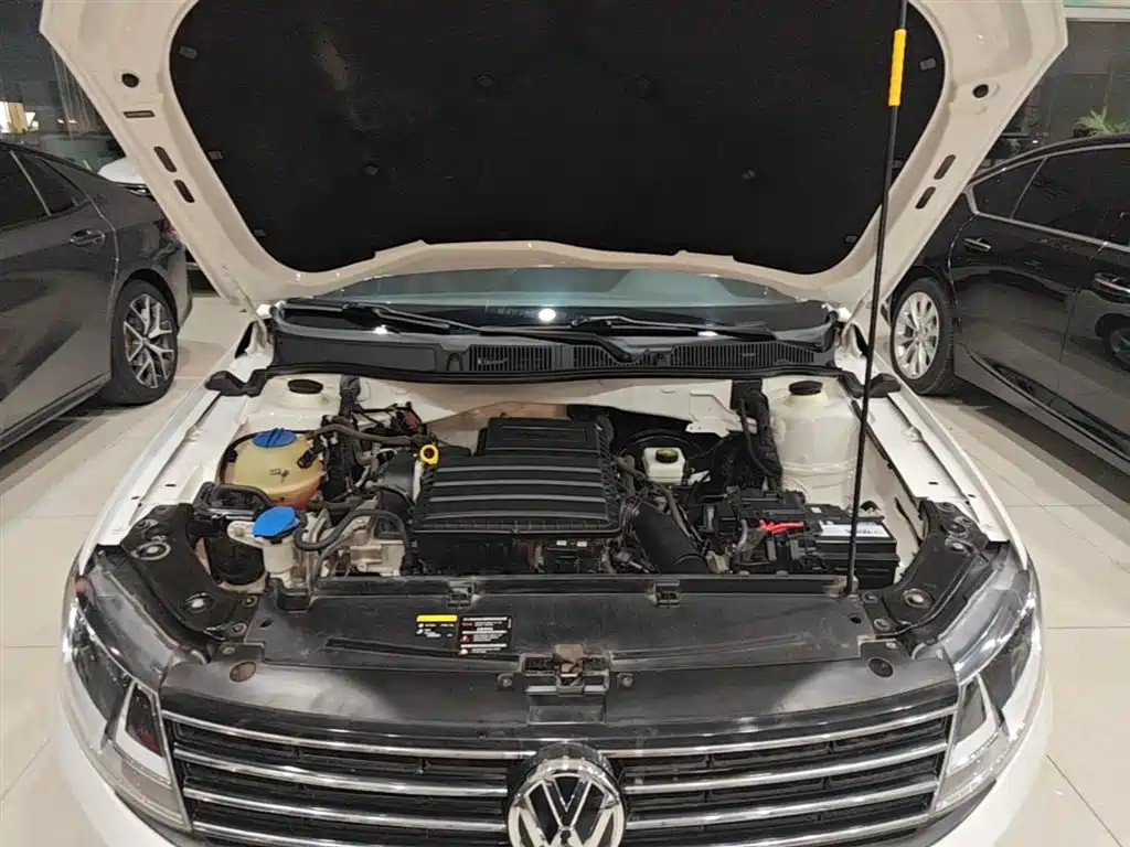 Volkswagen Lavida 2017 1.6L Automatic Trend Edition фото 20