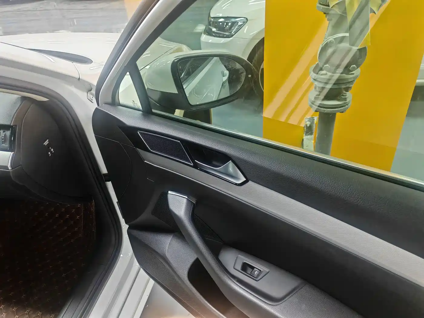 Volkswagen Weilan 2016 380TSI 2WD Comfort Edition фото 6