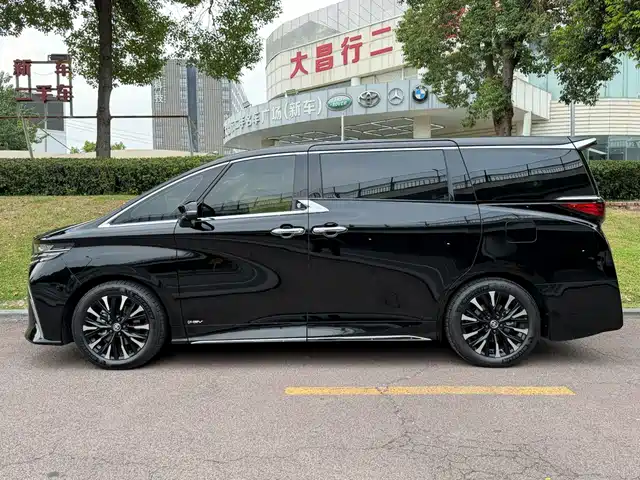 Toyota Alphard, фото 3