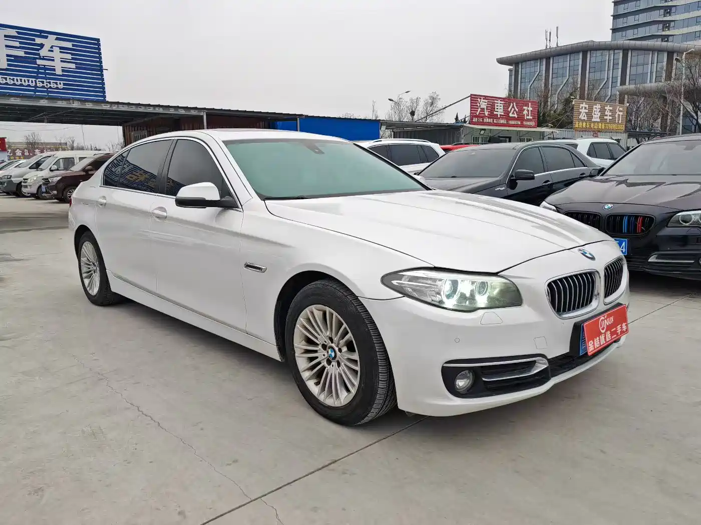 BMW 5 Series 2014 525Li Leading фото 3
