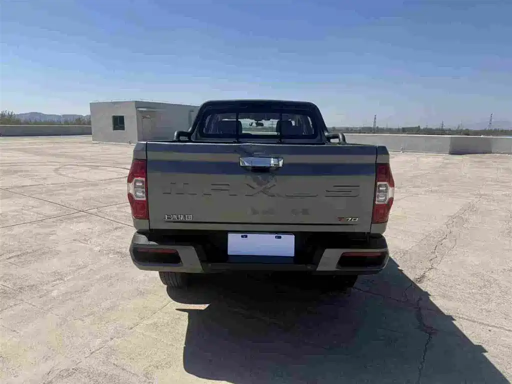 SAIC Maxus Maxus T70 2022 2.0T Manual Diesel 2WD 5th Anniversary Elite Long Bed Flat Floor фото 8