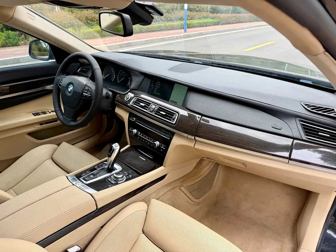 BMW 7 Series 2011 730Li Elegance фото 18