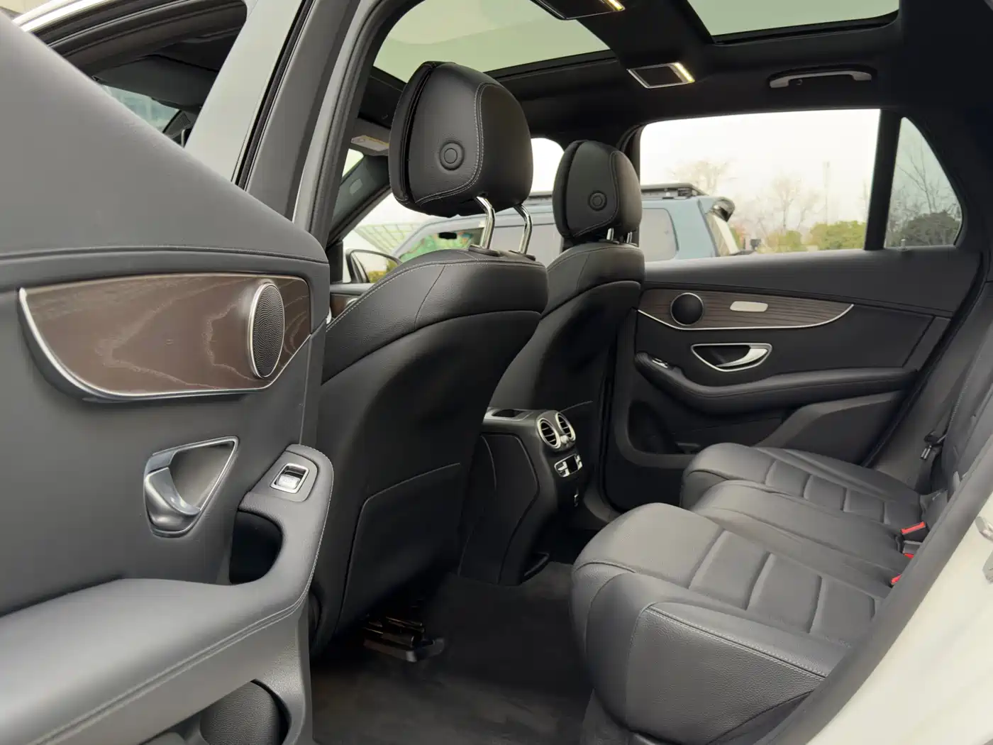 Mercedes-Benz GLC 2022 Facelift GLC 300 L 4MATIC Dynamic Collector's Edition фото 10