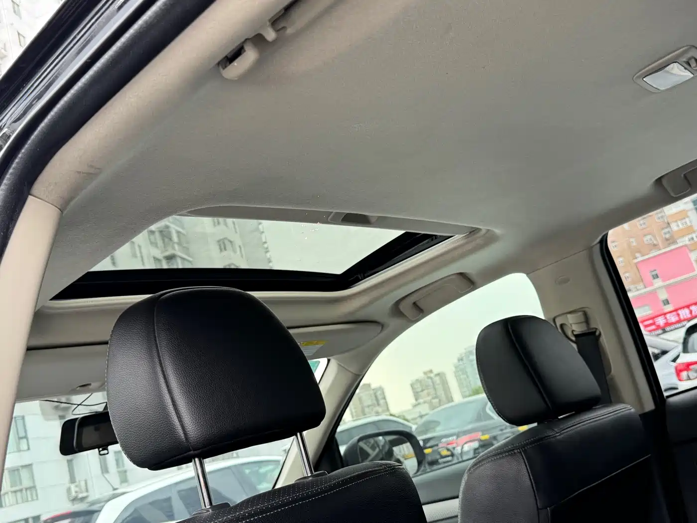Mitsubishi Outlander (Import) 2014 2.4L 4WD Luxury Value Edition 7-seater фото 12