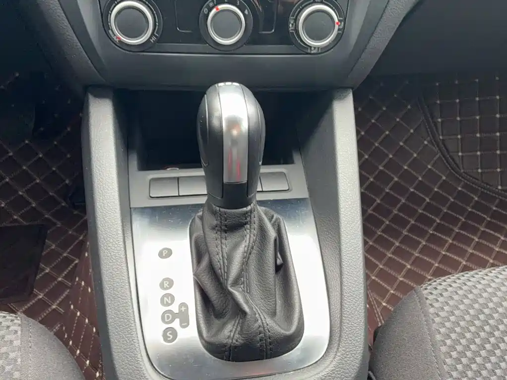 Photo 6 - Volkswagen Sagitar