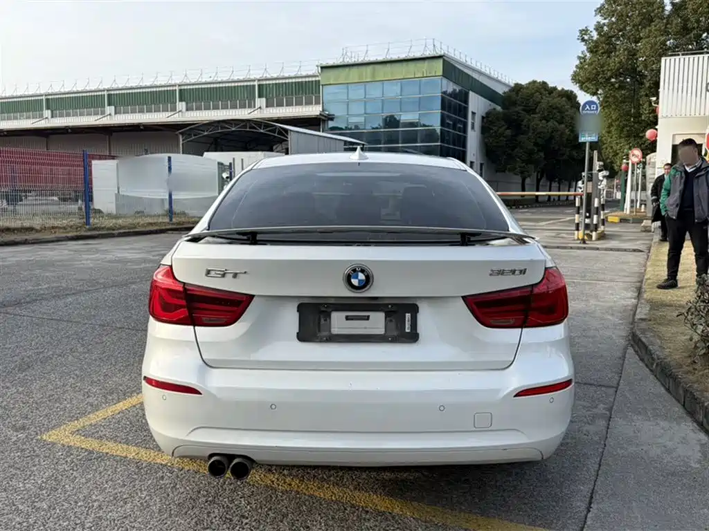 BMW 3 Series GT 2018 320i Fashion фото 6
