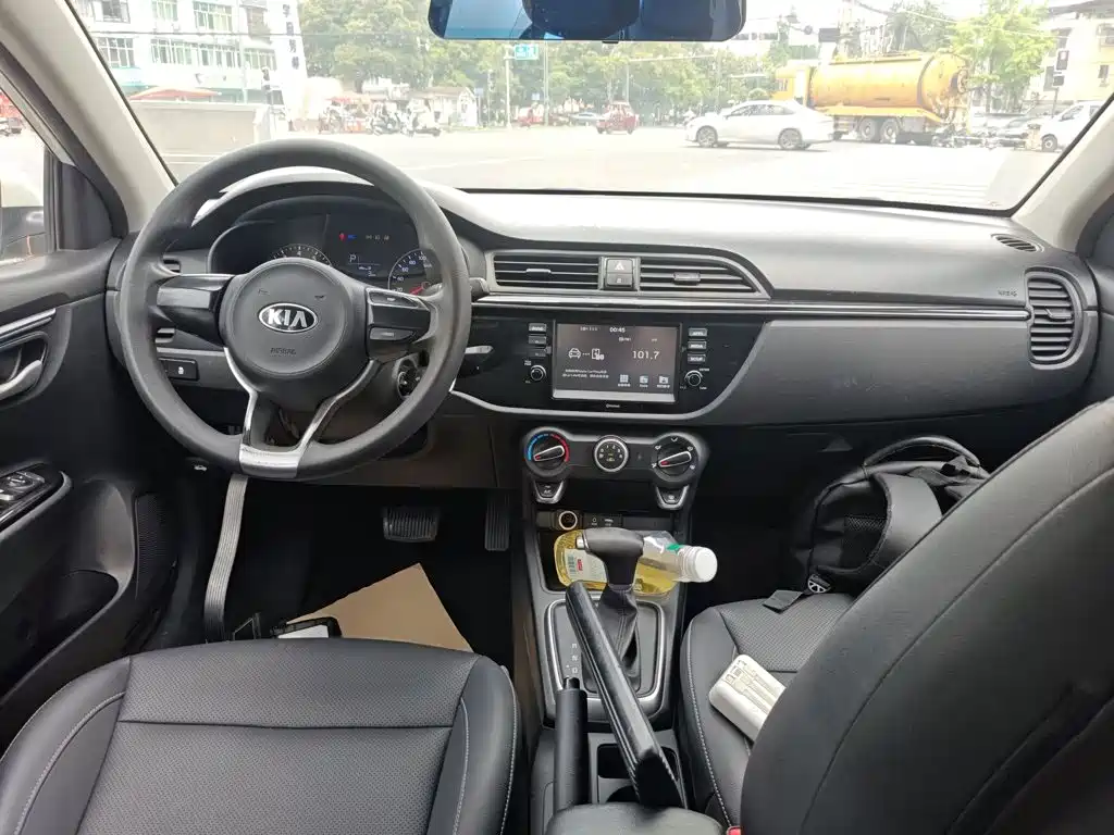 Kia K2 2018 2017 Sedan 1.4L AT 15th Anniversary Special Edition GLS