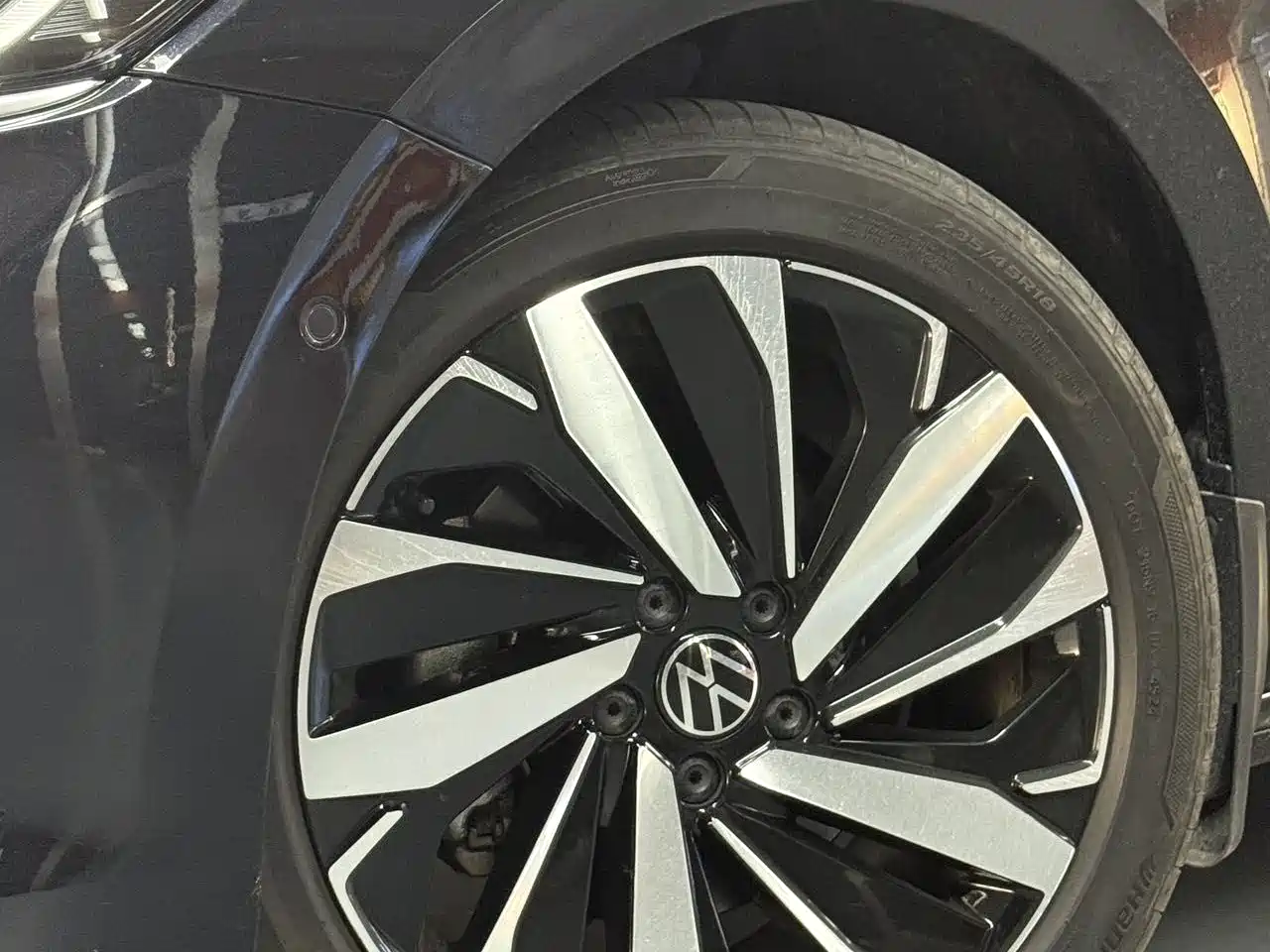 Volkswagen Passat 2025 Outstanding 380TSI Dragon Glory Edition фото 24