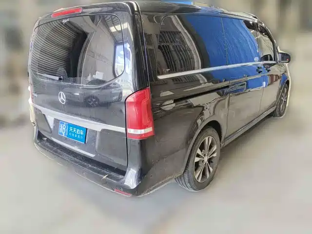 Mercedes-Benz V-Class 2016 V 260 Premium Edition — фото 2