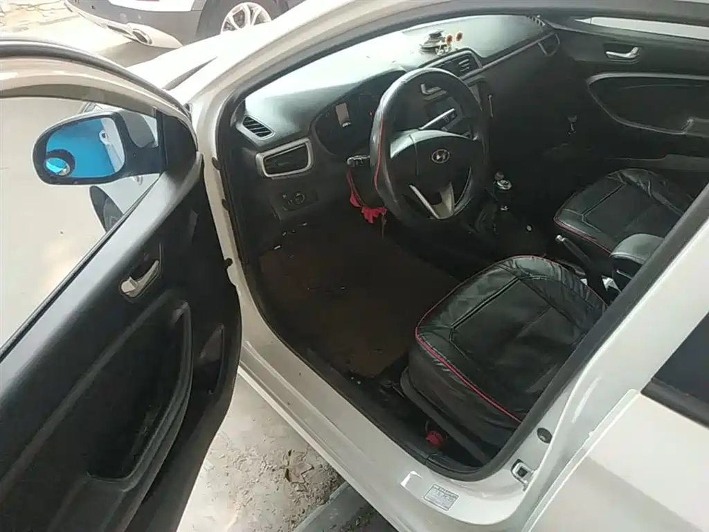 Hyundai Verna 2017 1.4L Manual Color Edition (China V) фото 16