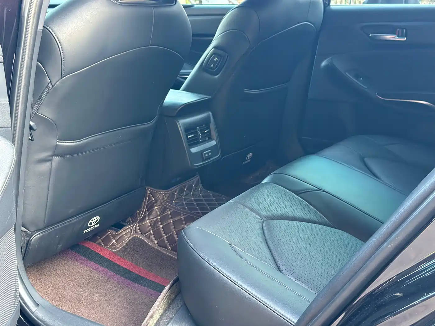 Toyota Avalon 2023 2.0L Luxury Edition фото 7