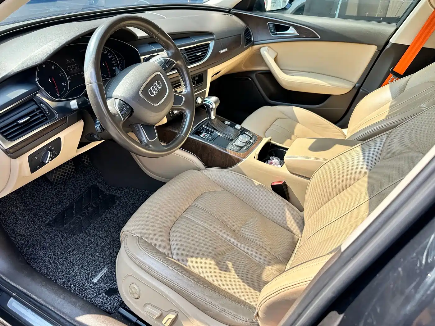 Фото 5 - Audi A6L