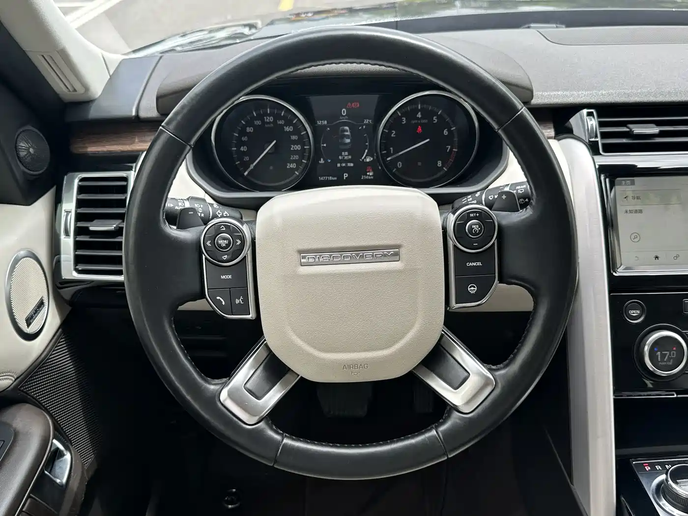 Land Rover Discovery 2017 3.0 SC V6 HSE LUXURY фото 16