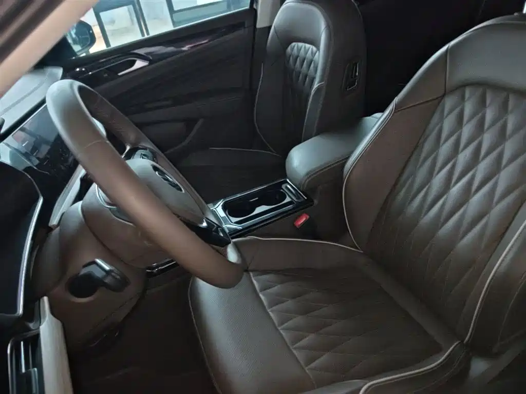 Volkswagen Passat 2020 Facelift 330TSI Luxury China VI фото 15