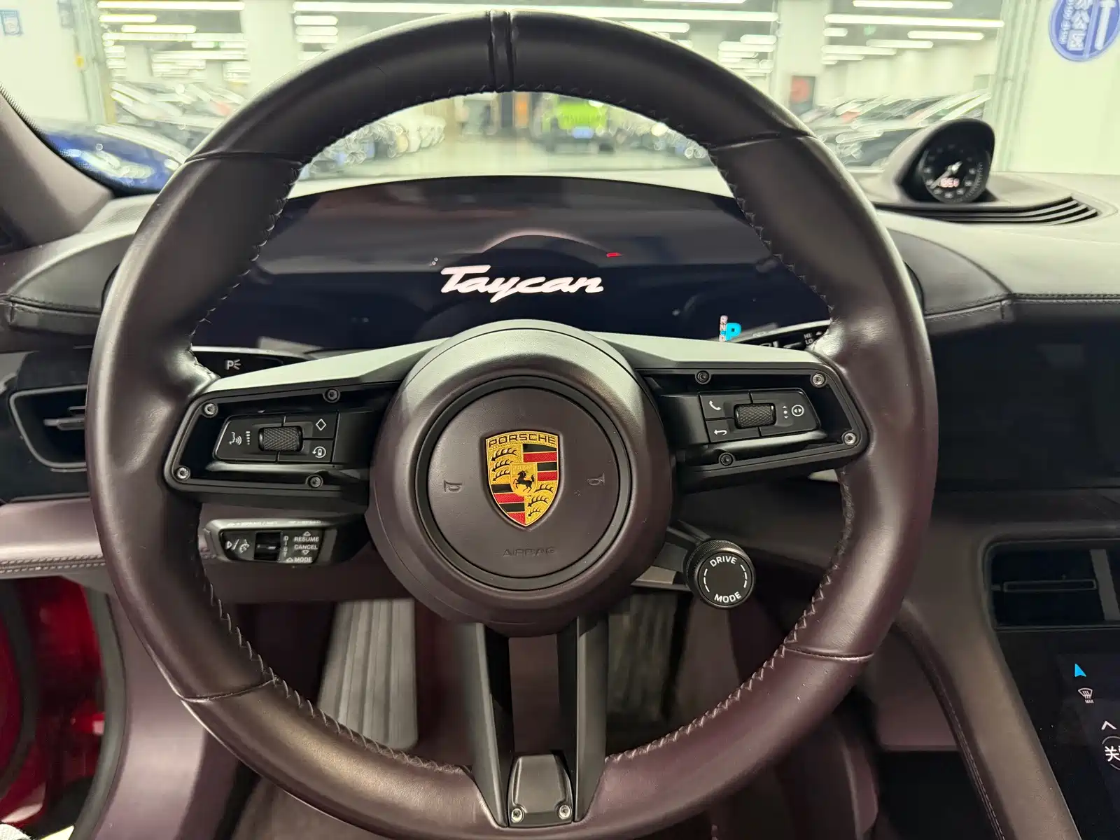 Фото 7 - Porsche Taycan
