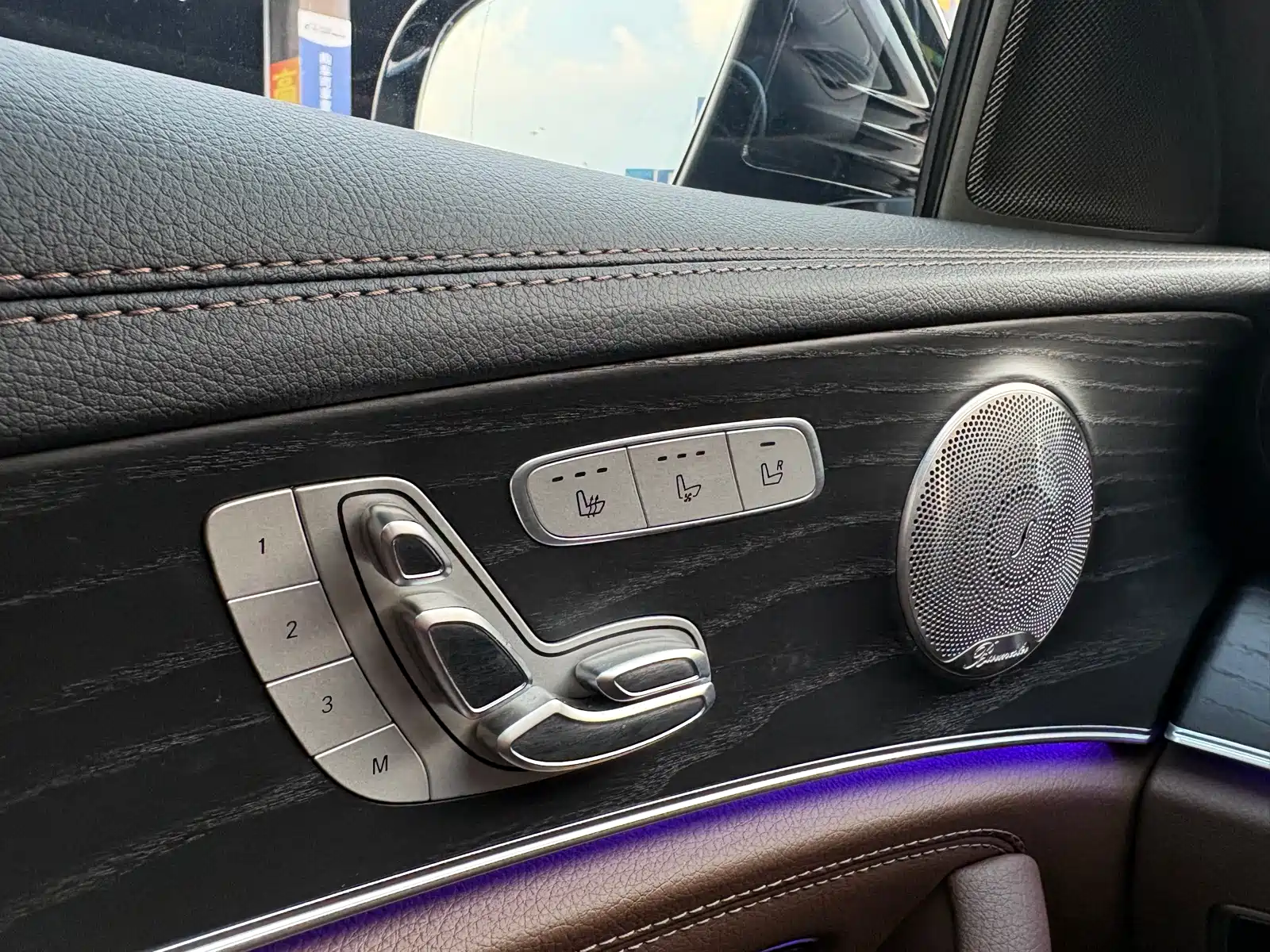 Фото 17 - Mercedes-Benz E-Class