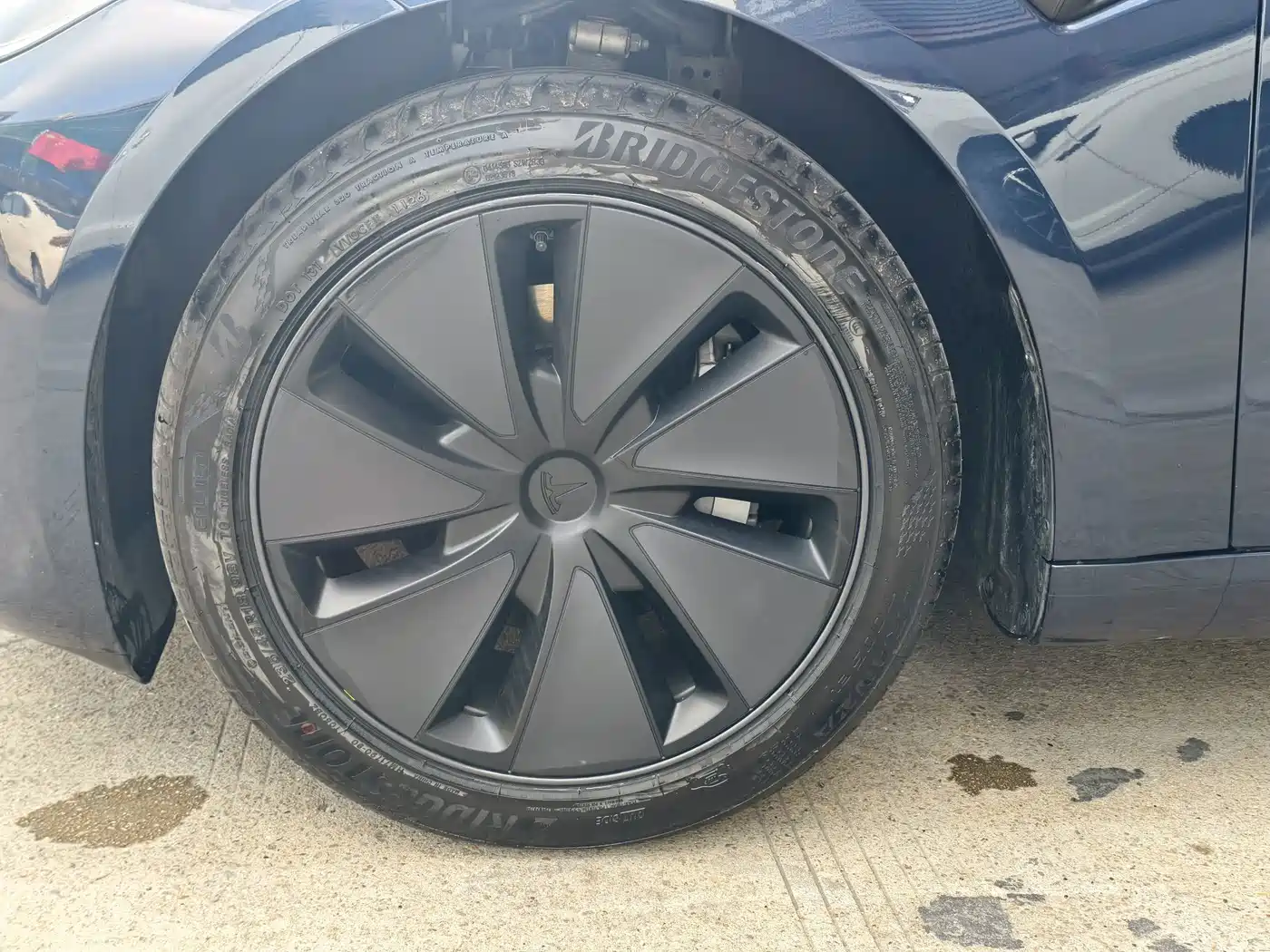 Tesla Model 3 2026 2025 Model Year Facelift Rear-Wheel Drive