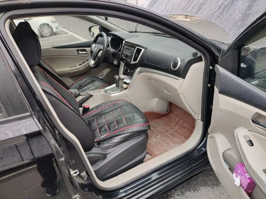 Venucia T70 2016 2015 2.0L CVT Ruixing Edition
