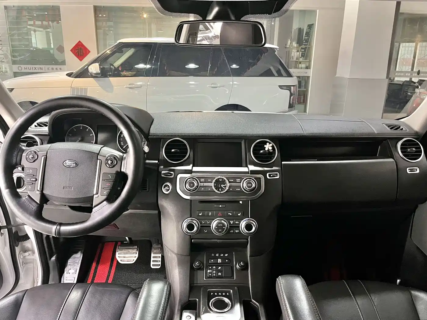 Land Rover Discovery 2016 3.0 SC V6 SE фото 7