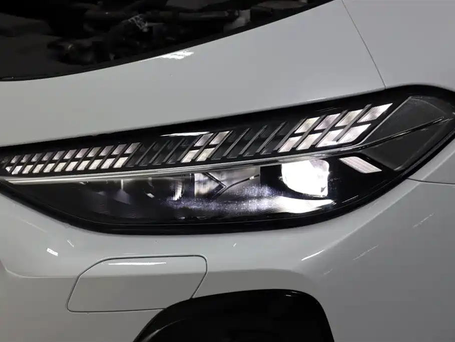 Фото 21 - Audi A5L