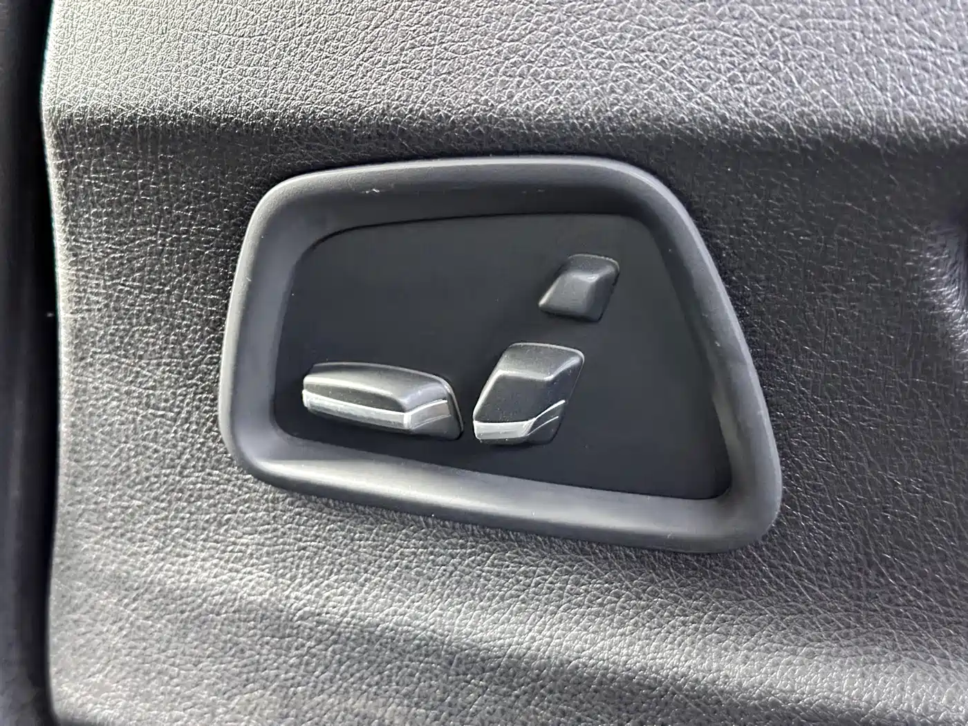 BMW 5 Series 2014 525Li Luxury Design Package фото 17
