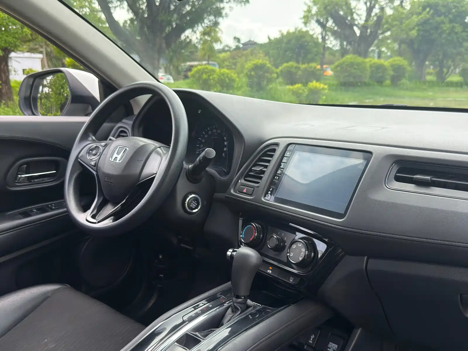 Photo 14 - Honda Vezel