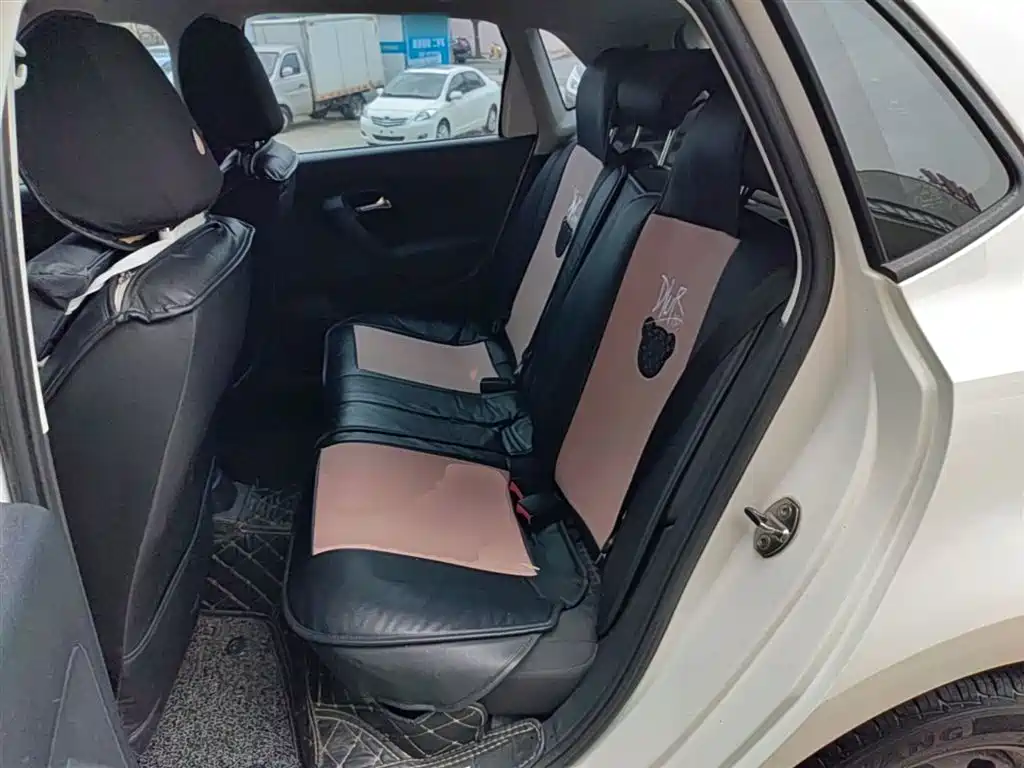 Volkswagen Polo 2016 1.6L Automatic Comfort фото 17