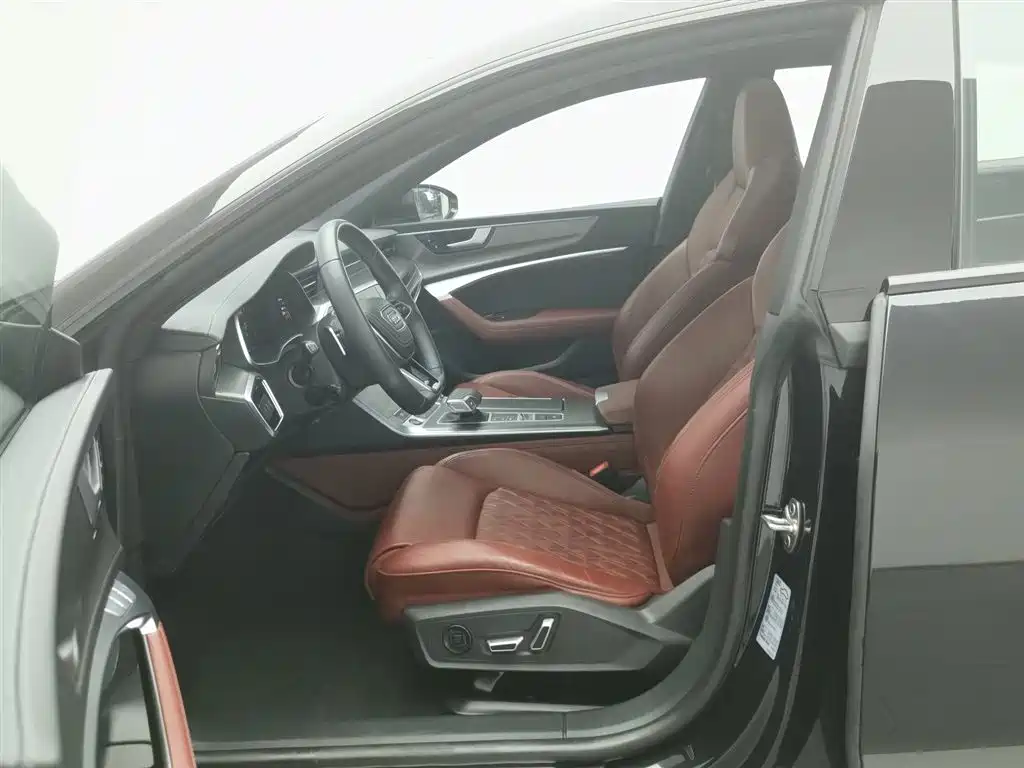 Audi A7L 2024 45 TFSI quattro Black Warrior Edition фото 10
